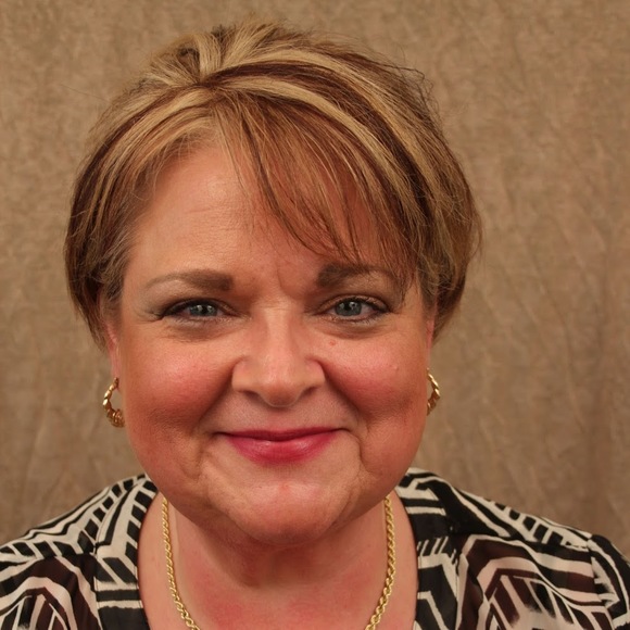 Meet your Posher, Linda - Picture 1 of 1